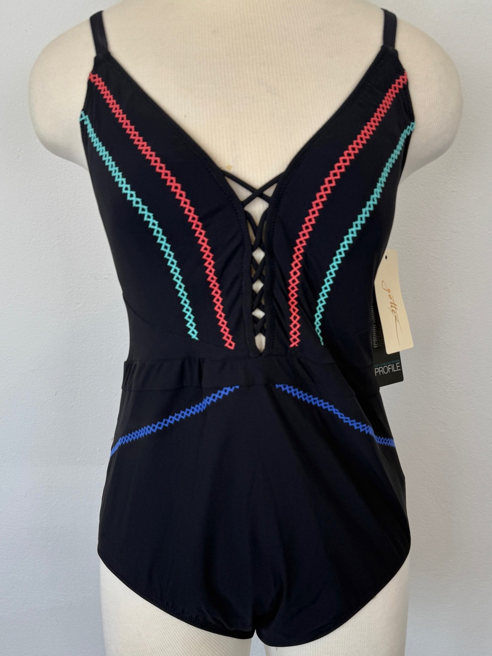 NWT Gottex Profile Size 14 Black Embroidered Lattice Stitch One Piece Swimsuit